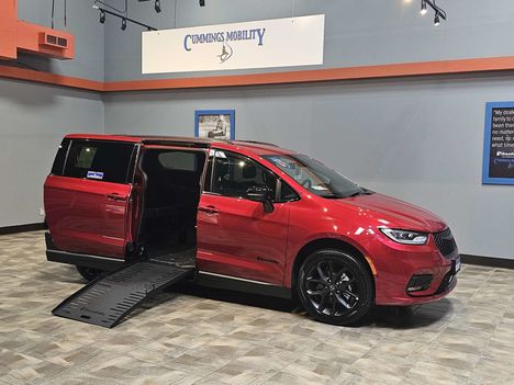 New Wheelchair Van For Sale: 2026 Chrysler Pacifica Select Wheelchair Accessible Van For Sale with a BraunAbility Chrysler Companion Van on it. VIN: 2C4RC1BG2TR275376