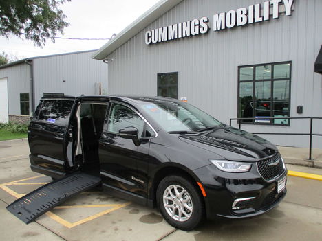 Used Wheelchair Van For Sale: 2024 Chrysler Pacifica Touring L Wheelchair Accessible Van For Sale with a BraunAbility Chrysler Companion Van on it. VIN: 2C4RC1BG4RR164191