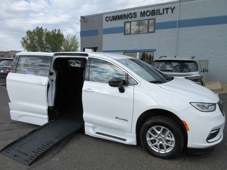 Used Wheelchair Van For Sale: 2025 Chrysler Pacifica Select Wheelchair Accessible Van For Sale with a BraunAbility Chrysler Foldout XT on it. VIN: 2C4RC1BG5SR509010