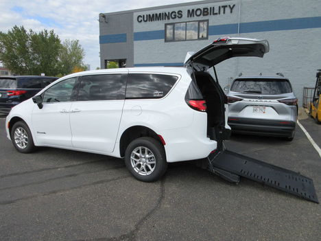 New Wheelchair Van For Sale: 2026 Chrysler Pacifica Select Wheelchair Accessible Van For Sale with a BraunAbility Chrysler Manual Rear-Entry on it. VIN: 2C4RC1BG5TR173702