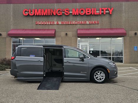 Used Wheelchair Van For Sale: 2022 Chrysler Pacifica Touring L Wheelchair Accessible Van For Sale with a BraunAbility Chrysler Foldout on it. VIN: 2C4RC1BG6NR158757