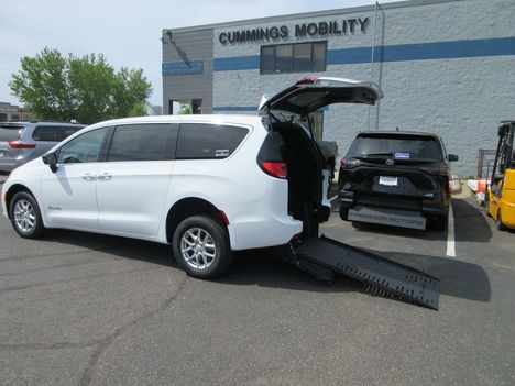 New Wheelchair Van For Sale: 2026 Chrysler Pacifica Select Wheelchair Accessible Van For Sale with a BraunAbility Chrysler Manual Rear-Entry on it. VIN: 2C4RC1BG6TR173739