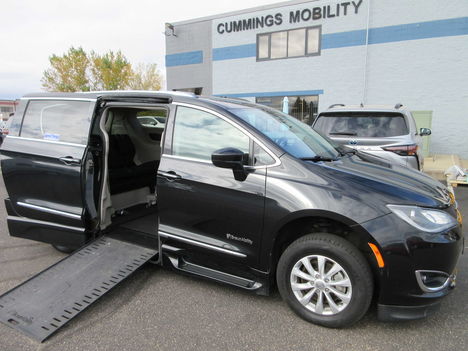 Used Wheelchair Van For Sale: 2019 Chrysler Pacifica Touring L Wheelchair Accessible Van For Sale with a BraunAbility Chrysler Infloor on it. VIN: 2C4RC1BG9KR566830
