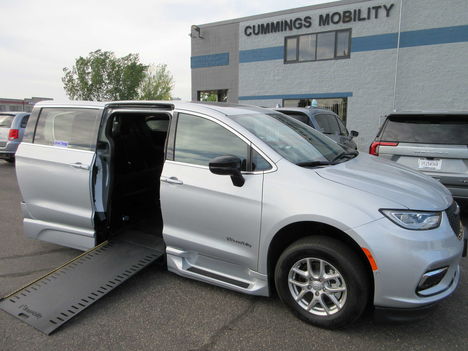 New Wheelchair Van For Sale: 2026 Chrysler Pacifica Select Wheelchair Accessible Van For Sale with a BraunAbility Chrysler Infloor on it. VIN: 2C4RC1BGXTR247051