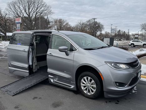 Used Wheelchair Van For Sale: 2018 Chrysler Pacifica Touring L Plus Wheelchair Accessible Van For Sale with a BraunAbility Chrysler Infloor on it. VIN: 2C4RC1EG1JR257332