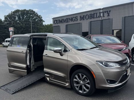Used Wheelchair Van For Sale: 2018 Chrysler Pacifica Limited Wheelchair Accessible Van For Sale with a BraunAbility Chrysler Infloor on it. VIN: 2C4RC1GG0JR168185