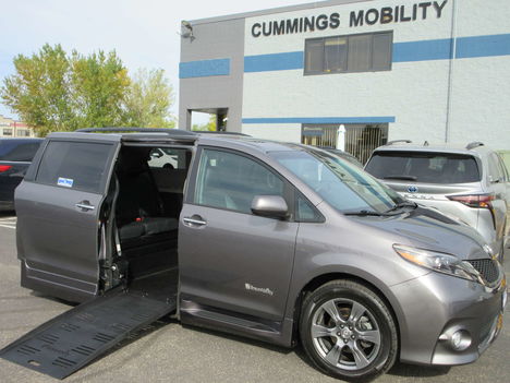 Used Wheelchair Van For Sale: 2017 Toyota Sienna SE Wheelchair Accessible Van For Sale with a BraunAbility Toyota Rampvan XT on it. VIN: 5TDXZ3DC0HS874612