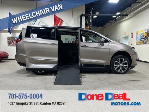 Used Wheelchair Van For Sale: 2017 Chrysler Pacifica Limited Wheelchair Accessible Van For Sale with a BraunAbility - Chrysler Companion Van on it. VIN: 2C4RC1GG8HR628493