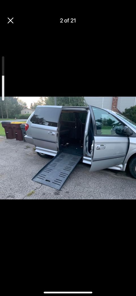 Used Wheelchair Van For Sale: 2002 Dodge Caravan S Wheelchair Accessible Van For Sale with a BraunAbility - Dodge Entervan XT on it. VIN: 2B4GP44372R550307