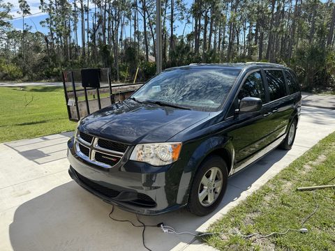 Used Wheelchair Van For Sale: 2013 Dodge Caravan SE Wheelchair Accessible Van For Sale with a BraunAbility - Dodge Simple Stow on it. VIN: 2C4RDGCG8DR591932