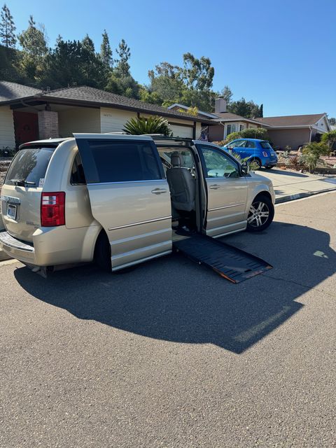 Used Wheelchair Van For Sale: 2010 Dodge Caravan SXT Wheelchair Accessible Van For Sale with a BraunAbility - Chrysler Infloor on it. VIN: 2D4RN5DX6AR429683