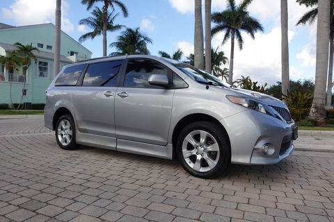 Used Wheelchair Van For Sale: 2012 Toyota Sienna SE Wheelchair Accessible Van For Sale with a BraunAbility - Toyota Rampvan XT on it. VIN: 5TDXK3DC4CS226798