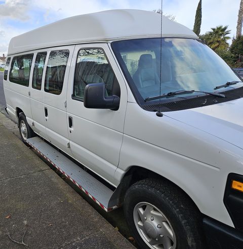 Used Wheelchair Van For Sale: 2013 Ford E-250  Wheelchair Accessible Van For Sale with a  on it. VIN: 1FTNS2EW5DDA44258