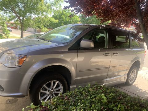 Used Wheelchair Van For Sale: 2016 Dodge Caravan  Wheelchair Accessible Van For Sale with a BraunAbility - Dodge Entervan XT on it. VIN: 2C4RDGCG9GR374183