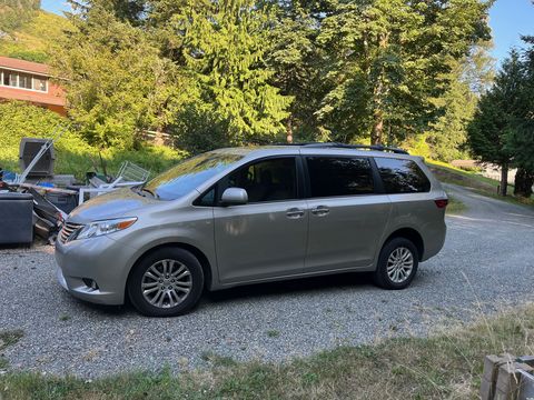 Used Wheelchair Van For Sale: 2016 Toyota Sienna XLE Wheelchair Accessible Van For Sale with a Freedom Motors - Power Toyota Rear Entry on it. VIN: 5TDYK3DC3GS725098