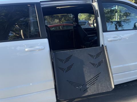 Used Wheelchair Van For Sale: 2018 Dodge Caravan SXT Wheelchair Accessible Van For Sale with a Revability - DODGE GRAND CARAVAN ADVANTAGE RE on it. VIN: 2C7WDGCG6JR218812