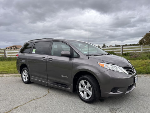 Used Wheelchair Van For Sale: 2014 Toyota Sienna LE Wheelchair Accessible Van For Sale with a BraunAbility - Toyota Rampvan XT on it. VIN: 5TDKK3DC2ES423546