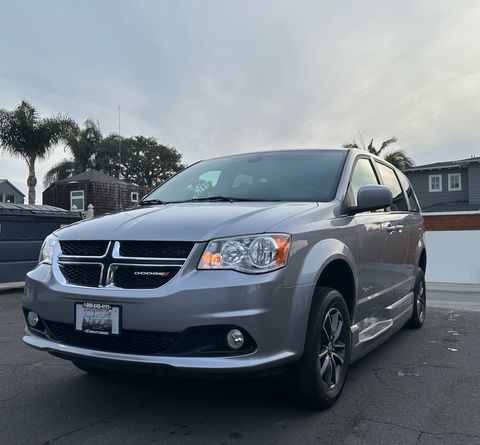 Used Wheelchair Van For Sale: 2019 Dodge Caravan SXT Wheelchair Accessible Van For Sale with a BraunAbility - Dodge Entervan XT on it. VIN: 2C7WDGCGXKR777877