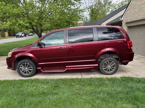 Used Wheelchair Van For Sale: 2017 Dodge Caravan SXT Wheelchair Accessible Van For Sale with a  on it. VIN: 2C4RDGCG7HR758495
