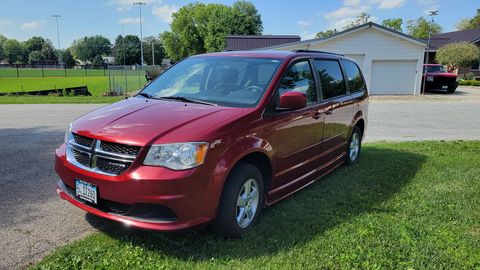 Used Wheelchair Van For Sale: 2011 Dodge Caravan GT Wheelchair Accessible Van For Sale with a BraunAbility - Dodge Entervan II on it. VIN: 2D4RN3DG6BR639559