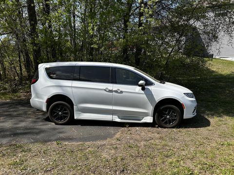 Used Wheelchair Van For Sale: 2023 Chrysler Pacifica Touring L 4dr Mini Van Wheelchair Accessible Van For Sale with a Rollx Vans - Rollx In Floor Chrysler on it. VIN: 2c4rc1bg8pr517657