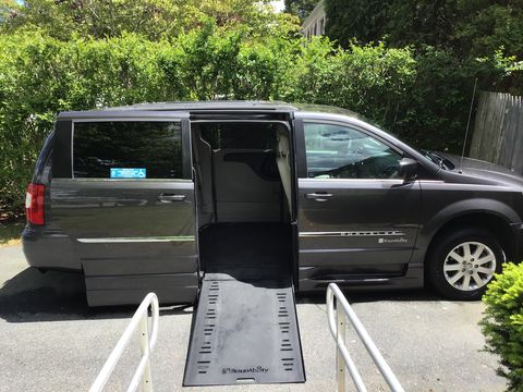 Used Wheelchair Van For Sale: 2015 Chrysler Town  Country Touring Wheelchair Accessible Van For Sale with a BraunAbility - Chrysler Infloor on it. VIN: 2C4RC1BGOFR571632