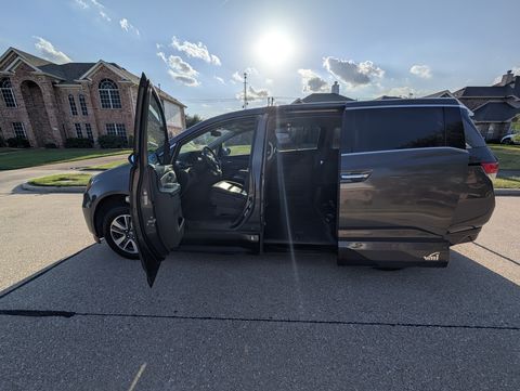 Used Wheelchair Van For Sale: 2016 Honda Odyssey  Wheelchair Accessible Van For Sale with a BraunAbility - Honda Power Infloor on it. VIN: 5FNRL5H91GB010319