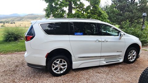 Used Wheelchair Van For Sale: 2019 Chrysler Pacifica Touring L 4dr Mini Van Wheelchair Accessible Van For Sale with a BraunAbility - Chrysler Foldout XT on it. VIN: 2C4RC1EGXKR699883