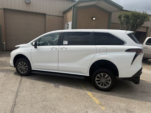Used Wheelchair Van For Sale: 2026 Toyota Sienna LE  Mobility Wheelchair Accessible Van For Sale with a VMI - Toyota Sienna Hybrid - Rear Entry - FWD on it. VIN: 5tdkrkec6ts303959