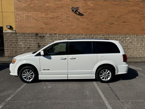 Used Wheelchair Van For Sale: 2019 Dodge Caravan SXT Wheelchair Accessible Van For Sale with a BraunAbility - Dodge Entervan XT on it. VIN: 2c4rdgcg8kr797507