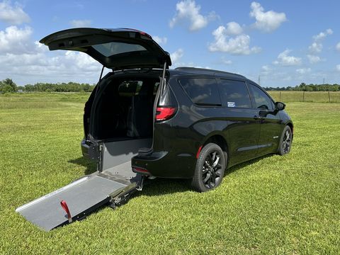 Used Wheelchair Van For Sale: 2024 Chrysler Pacifica Limited Wheelchair Accessible Van For Sale with a  on it. VIN: 2C4RC1GG2RR103754