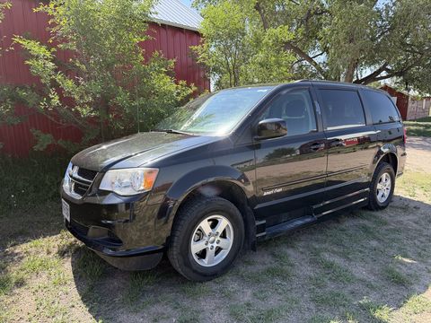 Used Wheelchair Van For Sale: 2012 Dodge Caravan  Wheelchair Accessible Van For Sale with a Eldorado National Amerivan - Dodge & Chrysler Amerivan on it. VIN: 2C4RDGCG4CR225156