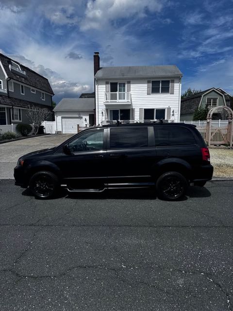 Used Wheelchair Van For Sale: 2019 Dodge Caravan  Wheelchair Accessible Van For Sale with a  on it. VIN: 2C4RDGEG5KR670694
