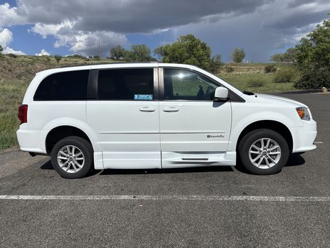 Used Wheelchair Van For Sale: 2016 Dodge Caravan SXT Wheelchair Accessible Van For Sale with a BraunAbility - Dodge Entervan XT on it. VIN: 2C4RDGCG4GR194710