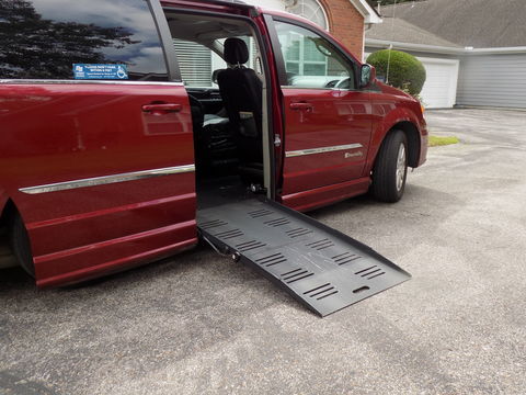 Used Wheelchair Van For Sale: 2014 Chrysler Town & Country Touring Wheelchair Accessible Van For Sale with a BraunAbility - Chrysler Foldout on it. VIN: 2C4RC1BG7ER163725