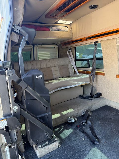 Used Wheelchair Van For Sale: 2005 Ford E-250 Econoline Wheelchair Accessible Van For Sale with a Non Branded - Full Size Van Conversion on it. VIN: 1FDNE24L85HA45182