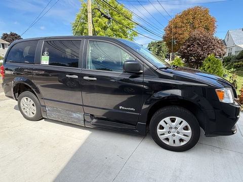 Used Wheelchair Van For Sale: 2019 Dodge Caravan  Wheelchair Accessible Van For Sale with a BraunAbility - Dodge CompanionVan on it. VIN: 2C7WDGBG2KR607207
