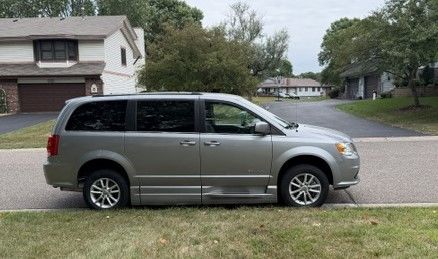 Used Wheelchair Van For Sale: 2019 Dodge Caravan  Wheelchair Accessible Van For Sale with a BraunAbility - Dodge CompanionVan on it. VIN: 2C4RDGCG4KR735666