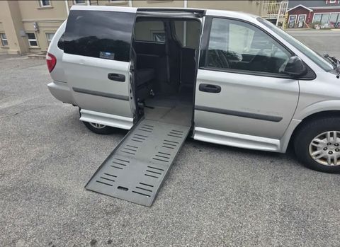 Used Wheelchair Van For Sale: 2006 Dodge Caravan SE Wheelchair Accessible Van For Sale with a BraunAbility - Dodge Entervan II on it. VIN: 1D4GP24R26B719958