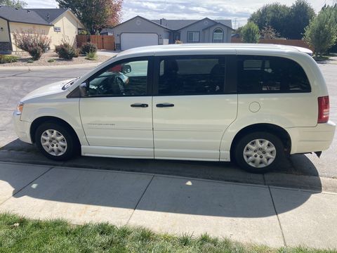 Used Wheelchair Van For Sale: 2008 Chrysler Town & Country LX Wheelchair Accessible Van For Sale with a BraunAbility - Chrysler Entervan XT on it. VIN: 2a8hr44h98r617861