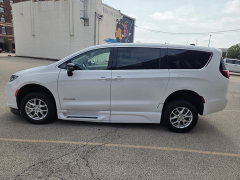 Used Wheelchair Van For Sale: 2024 Chrysler Pacifica Touring L Wheelchair Accessible Van For Sale with a BraunAbility - Chrysler Infloor on it. VIN: 2C4RC1BG1RR120312