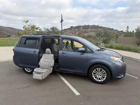 Used Wheelchair Van For Sale: 2016 Toyota Sienna XLE Base Wheelchair Accessible Van For Sale with a Non Branded - Please See Description on it. VIN: 5TDYK3DC2GS728834