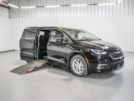 Used Wheelchair Van For Sale: 2024 Chrysler Pacifica Touring Wheelchair Accessible Van For Sale with a Driverge on it. VIN: 2C4RC1FG3RR144170