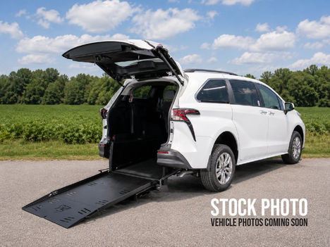 Used Wheelchair Van For Sale: 2026 Toyota Sienna LE Wheelchair Accessible Van For Sale with a Freedom Motors on it. VIN: 5TDKRKEC2TS306406