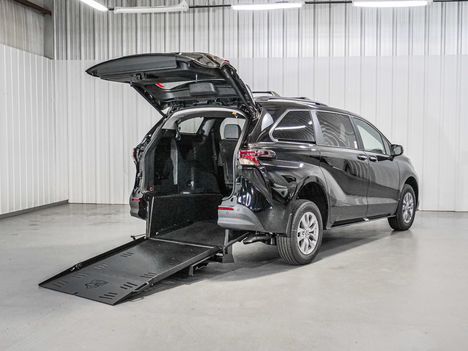 New Wheelchair Van For Sale: 2026 Toyota Sienna XLE Wheelchair Accessible Van For Sale with a Freedom Motors on it. VIN: 5TDYRKEC6TS326930