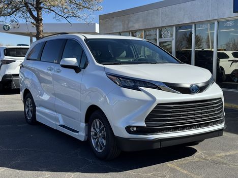 New Wheelchair Van For Sale: 2025 Toyota Sienna  Wheelchair Accessible Van For Sale with a Vantage Mobility Side Entry on it. VIN: 5TDJSKFC6SS211036