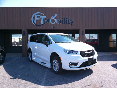 New Wheelchair Van For Sale: 2026 Chrysler Pacifica Select Wheelchair Accessible Van For Sale with a BraunAbility Chrysler Entervan XT on it. VIN: 2C4RC1BG8TR221659
