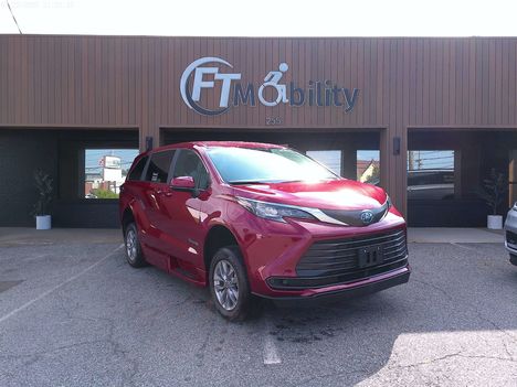 New Wheelchair Van For Sale: 2026 Toyota Sienna XLE Wheelchair Accessible Van For Sale with a BraunAbility Toyota Rampvan Xi on it. VIN: 5TDYRKEC9TS299044