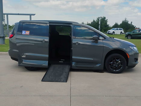Used Wheelchair Van For Sale: 2020 Chrysler Pacifica Touring L Plus Wheelchair Accessible Van For Sale with a VMI Chrysler Northstar on it. VIN: 2C4RC1EG0LR232778