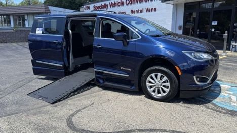 Used Wheelchair Van For Sale: 2019 Chrysler Pacifica Touring L Wheelchair Accessible Van For Sale with a BraunAbility Chrysler Infloor on it. VIN: 2C4RC1BG7KR549153